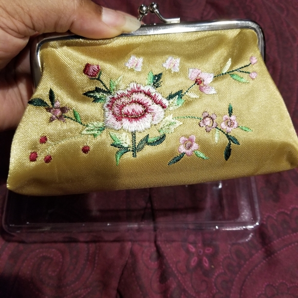 PURSE with compact mirror, lipstick holder… - Picture 3 of 11